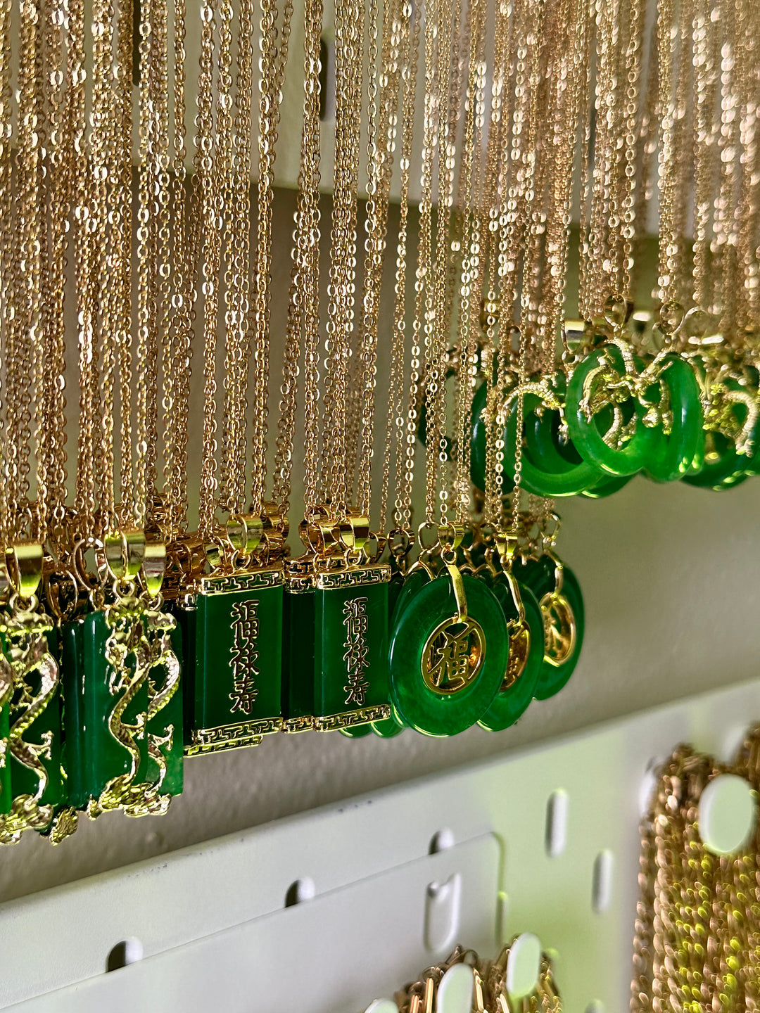Jade Peace Buckle – ShopKayBella