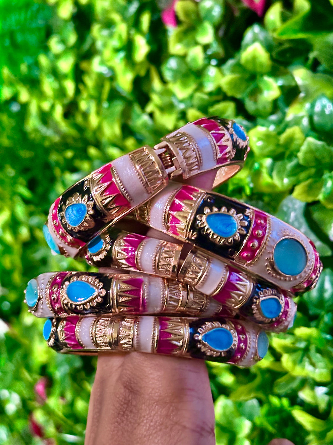 Bracelet Large En Résine Rose Avec Fleurs Sculptées - Style Rétro Pin-up / Tiki - Neuf Avec étiquettes